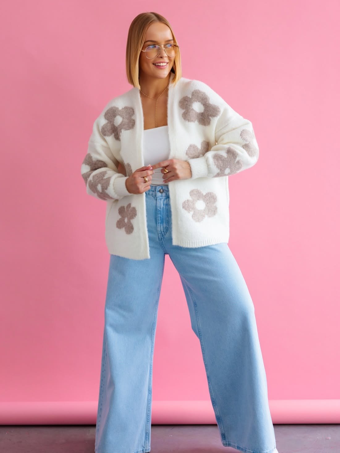 Moteriškas oversize megztinis su gėlėmis - Image 11